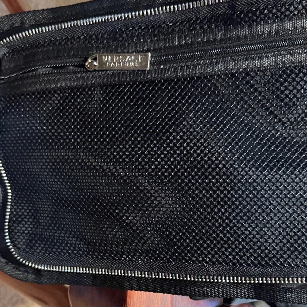 NWT Versace Parfums Men’s Navy/Black Duffel Bag Convertible Backpack GREAT GIFT!